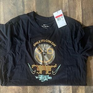 Nike Men's Black Graphic Tee